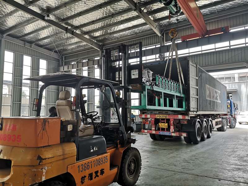 The two machines were loaded container shipped to Taiwan1_Jc
