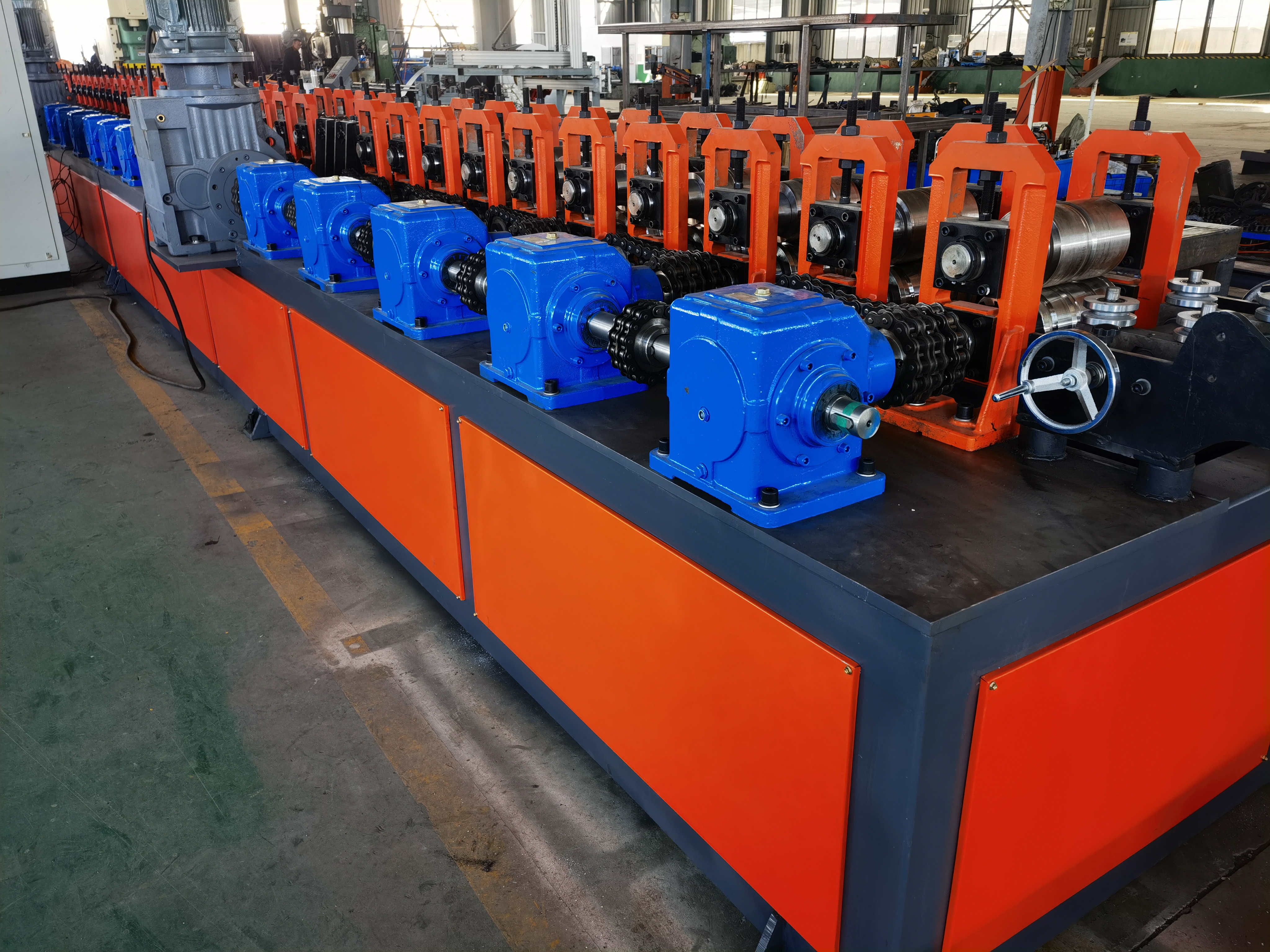 Full Automatic Storage Rack Roll Forming Machine with On Line Laser Welding