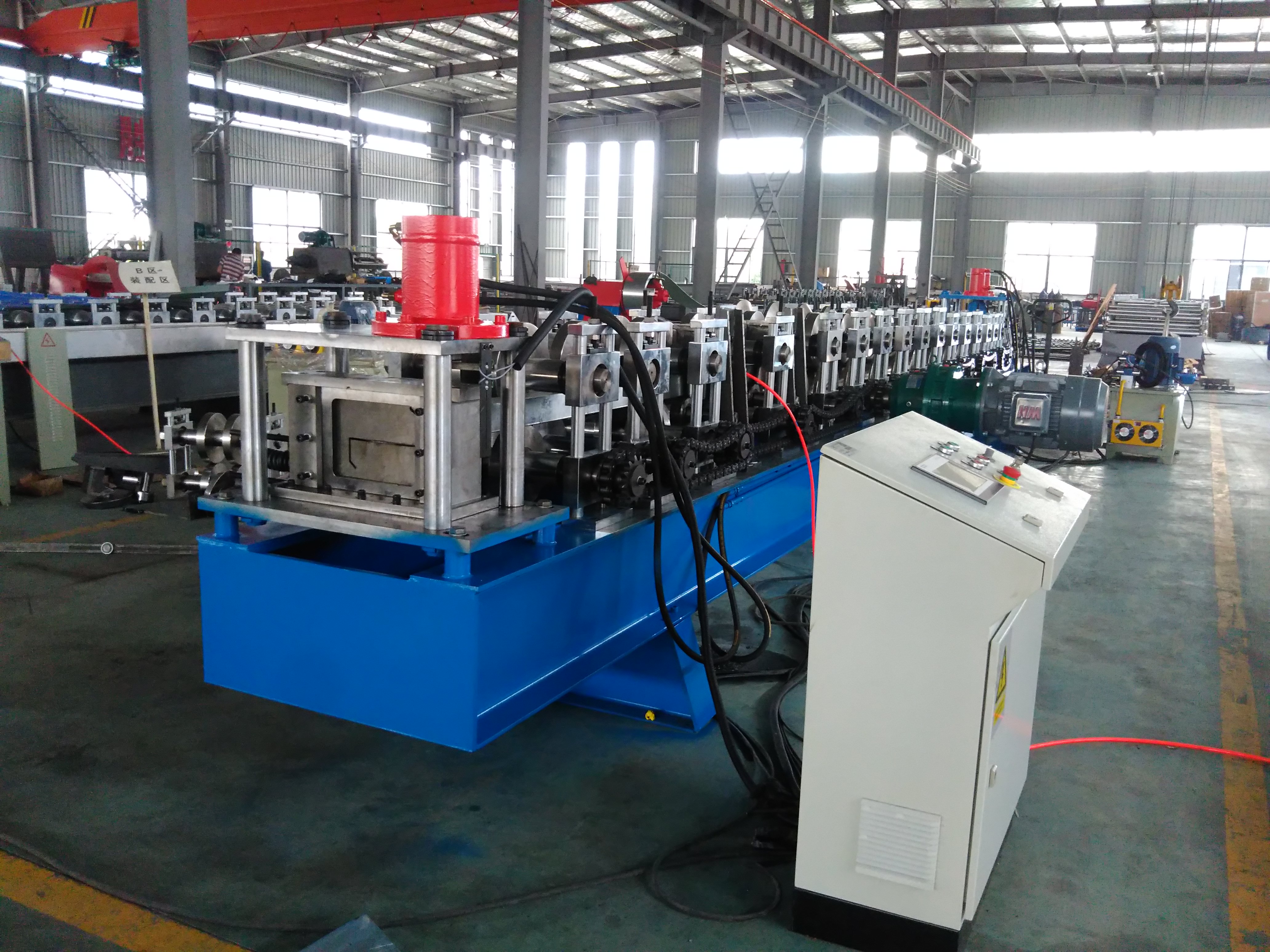 High performance Automatic Size Adjustment Z shape purlin channel profiles cold roll forming machine
